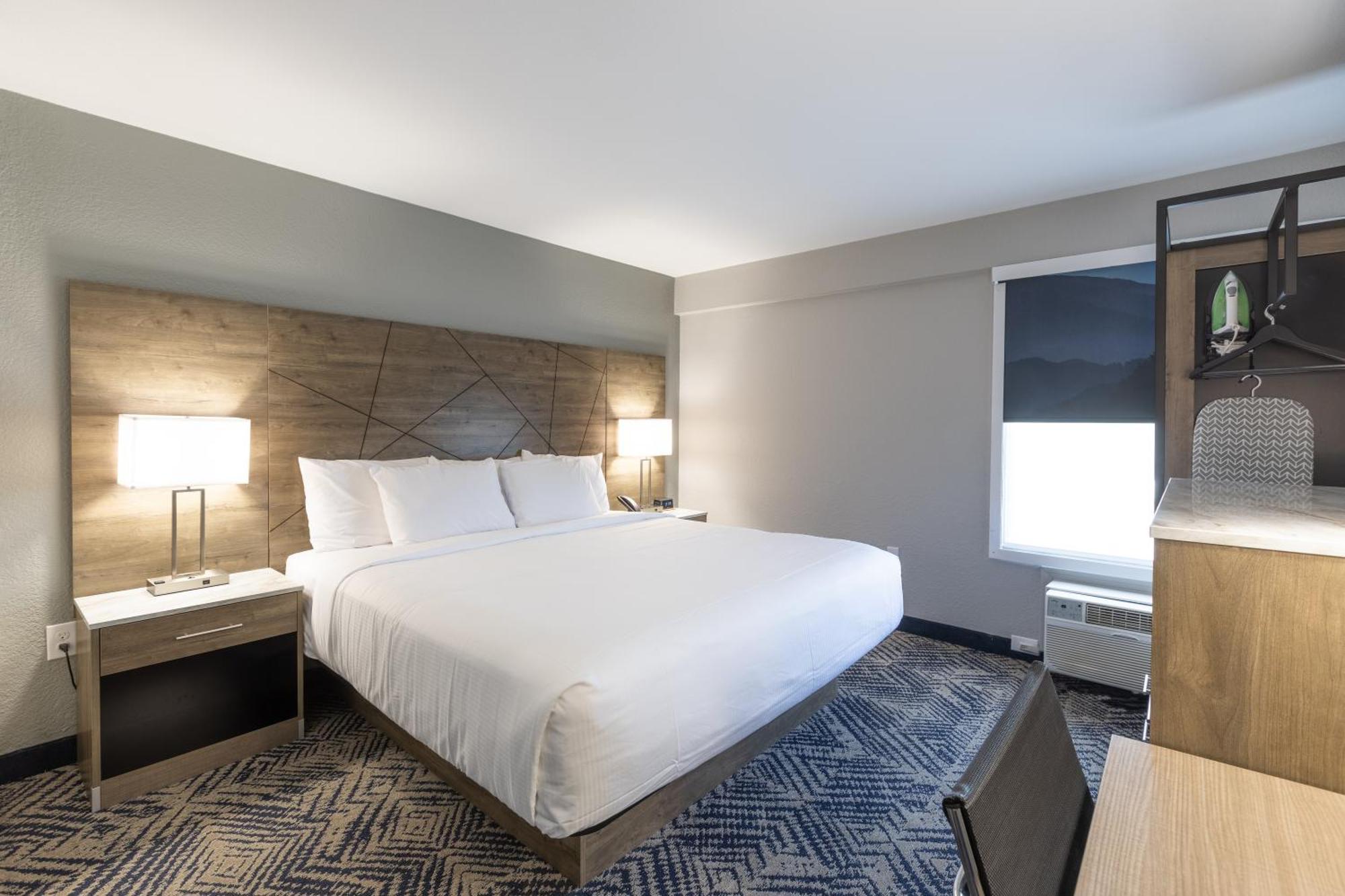 Rodeway Inn & Suites Near Outlet Mall - אשוויל מראה חיצוני תמונה