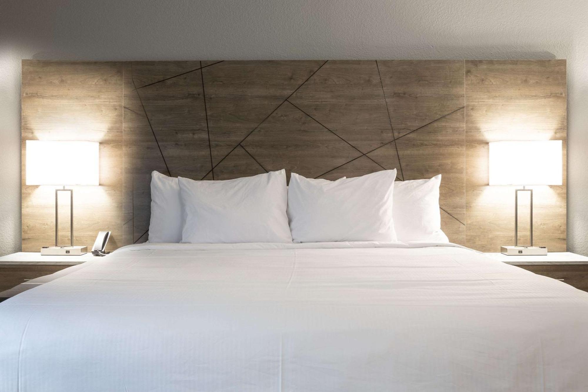 Rodeway Inn & Suites Near Outlet Mall - אשוויל מראה חיצוני תמונה