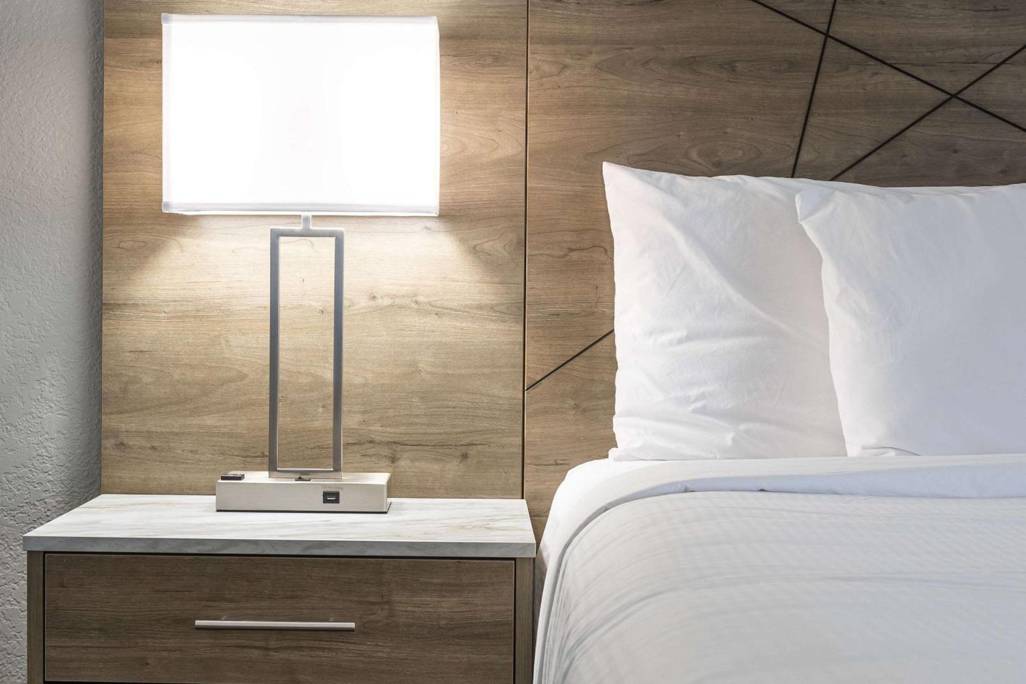 Rodeway Inn & Suites Near Outlet Mall - אשוויל מראה חיצוני תמונה