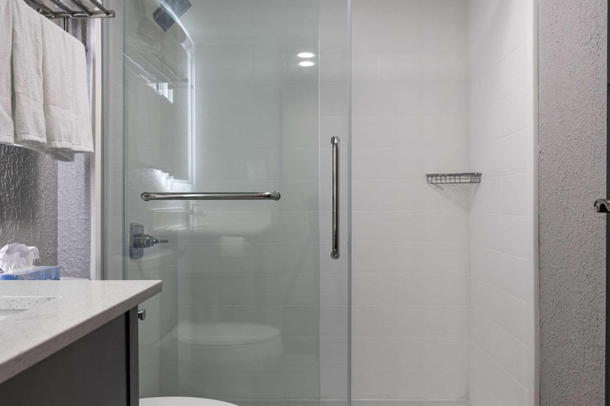 Rodeway Inn & Suites Near Outlet Mall - אשוויל מראה חיצוני תמונה