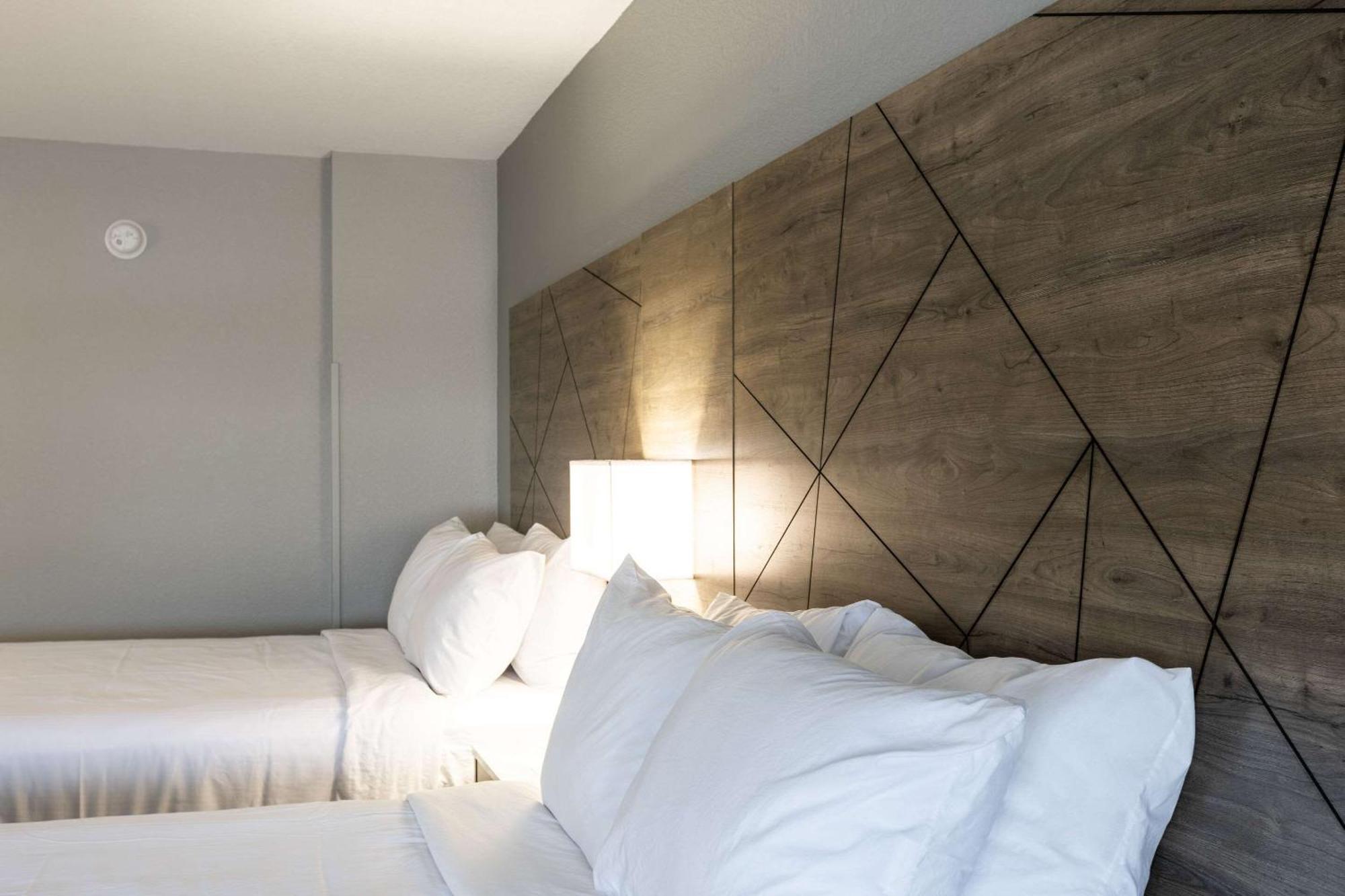 Rodeway Inn & Suites Near Outlet Mall - אשוויל מראה חיצוני תמונה