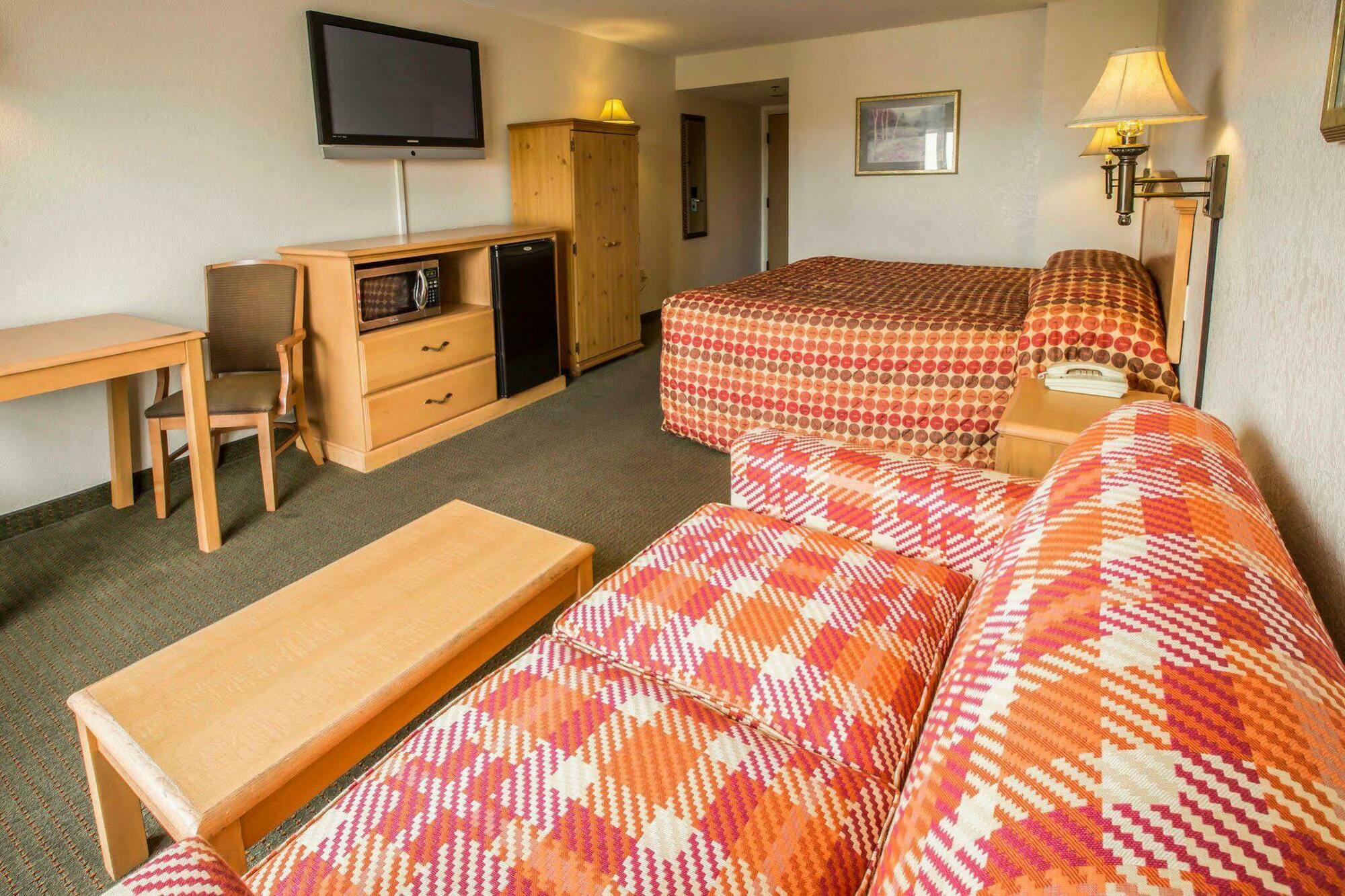 Rodeway Inn & Suites Near Outlet Mall - אשוויל מראה חיצוני תמונה